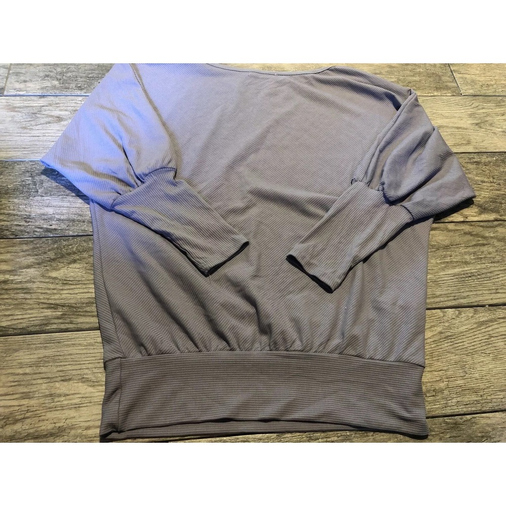 NWOT EXLURA Gray‎ WOMENS SHIRT SIZE Medium 3/4 Sleeve Ribbed Loose Fit